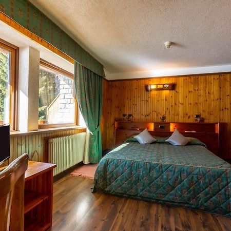 Hotel Bouton D'Or - Cogne Exterior photo