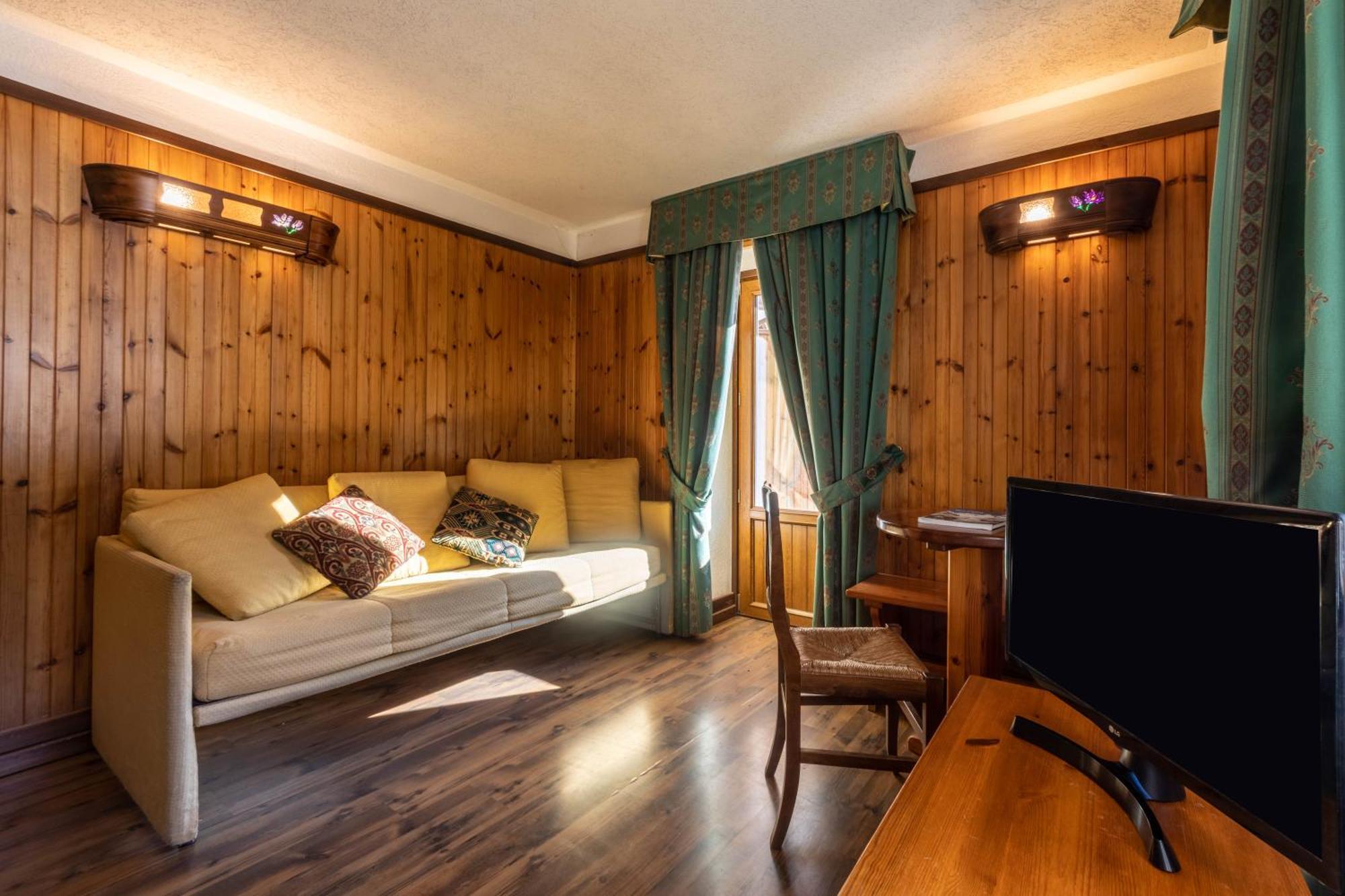 Hotel Bouton D'Or - Cogne Exterior photo