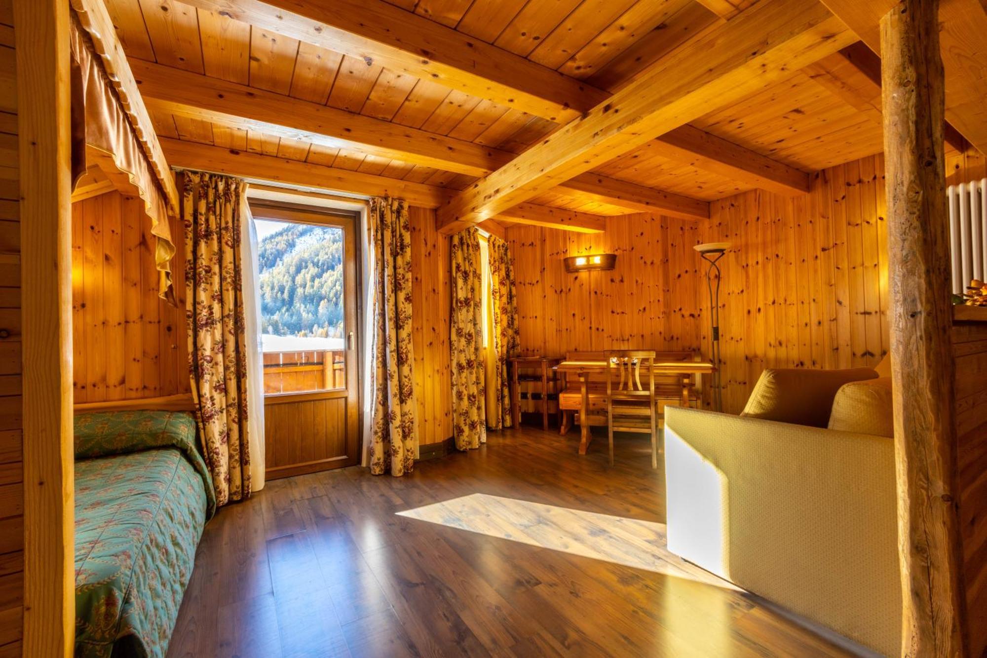 Hotel Bouton D'Or - Cogne Exterior photo