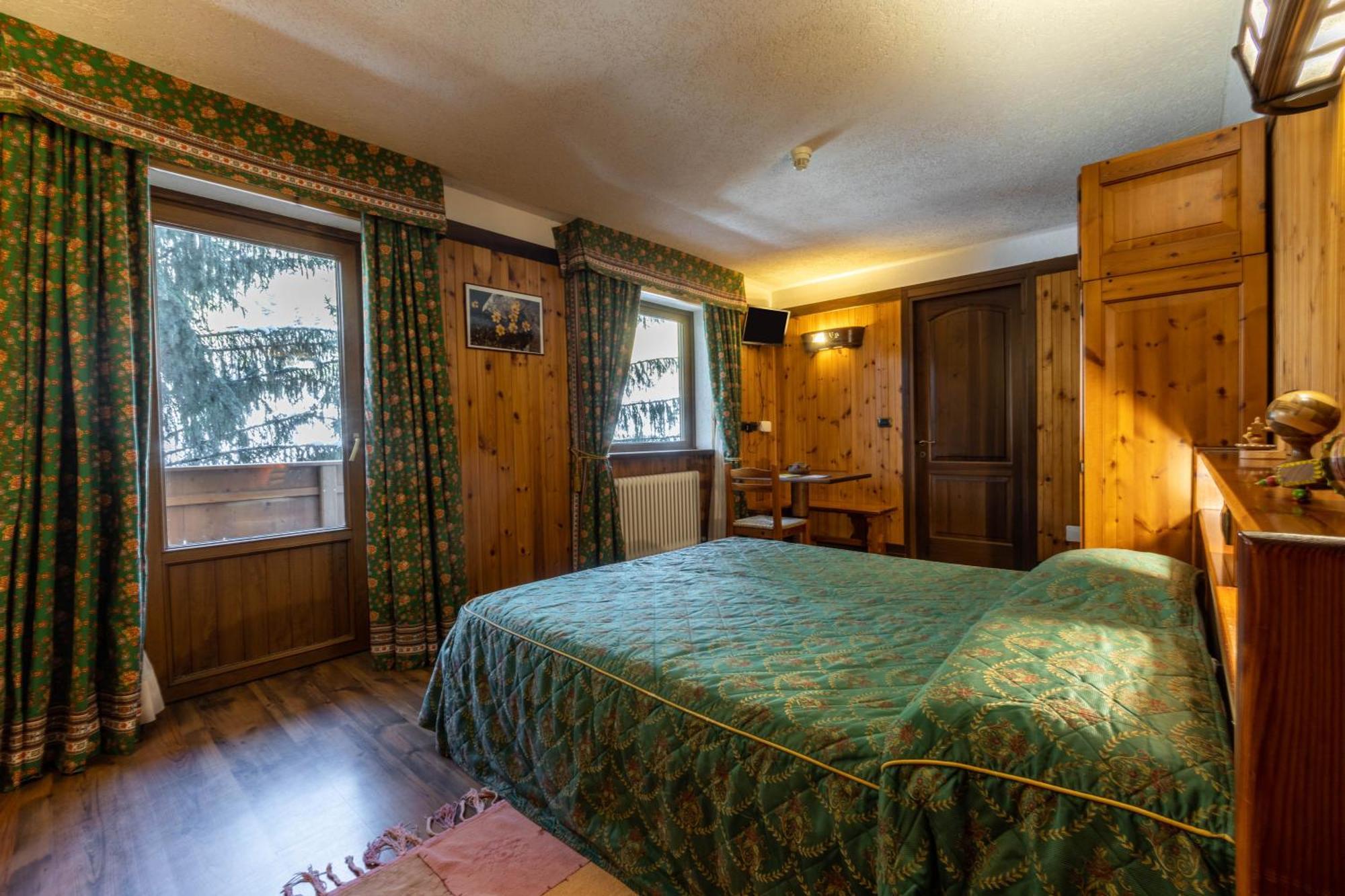 Hotel Bouton D'Or - Cogne Exterior photo