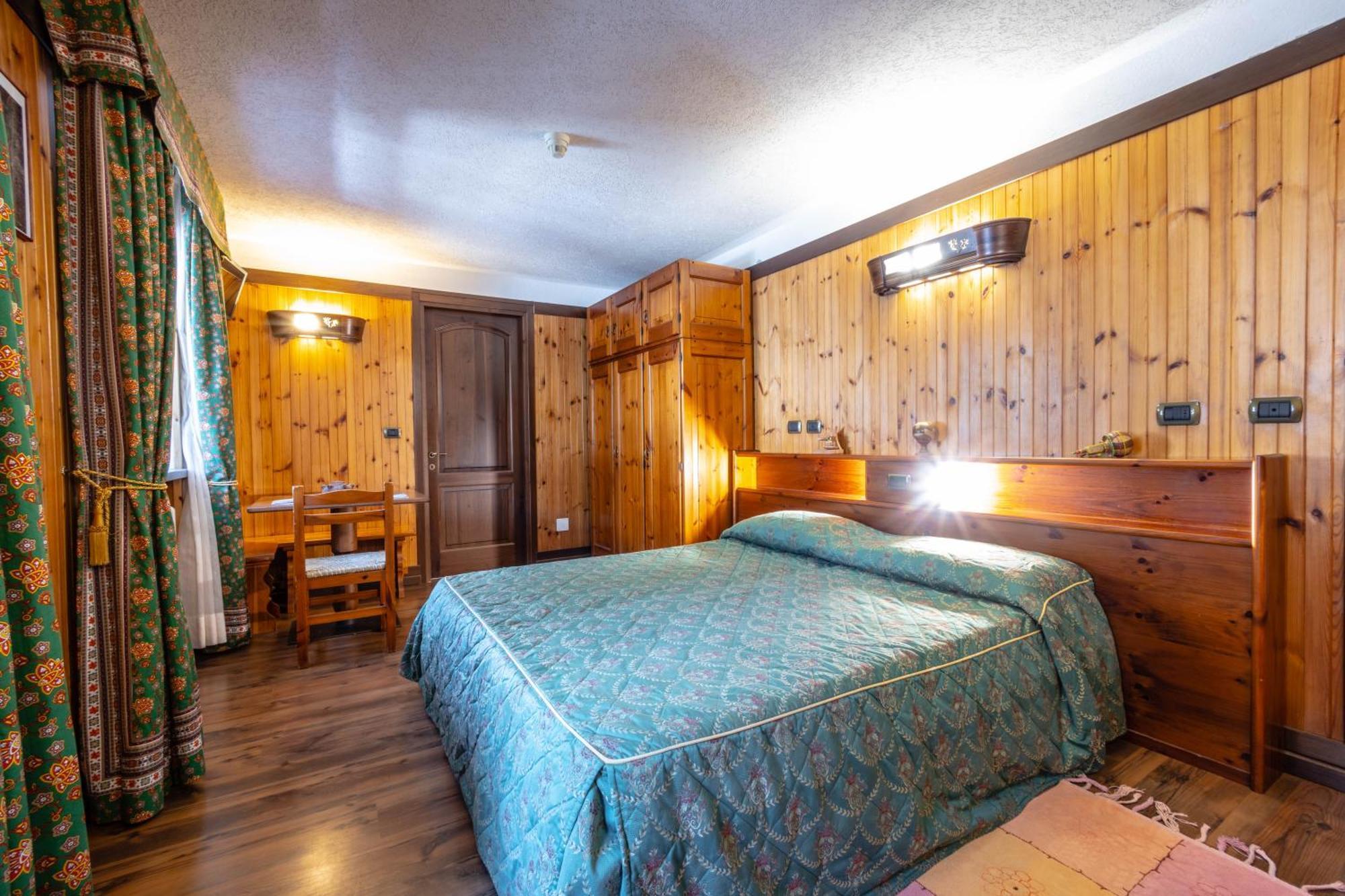 Hotel Bouton D'Or - Cogne Exterior photo