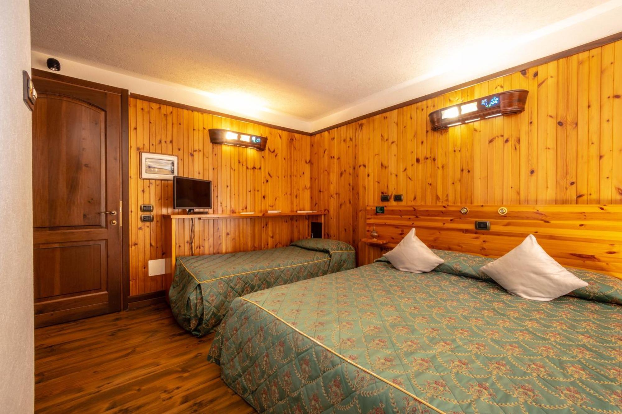 Hotel Bouton D'Or - Cogne Exterior photo