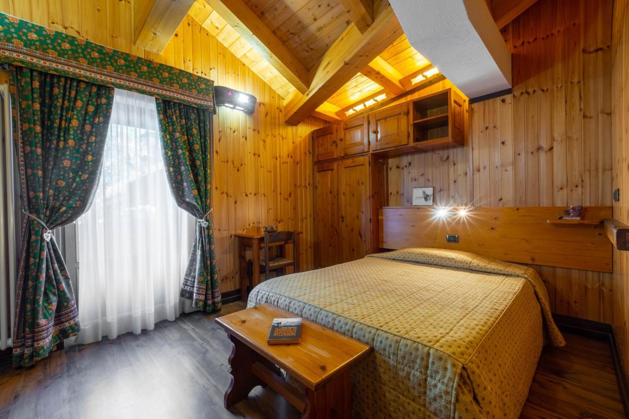 Hotel Bouton D'Or - Cogne Exterior photo