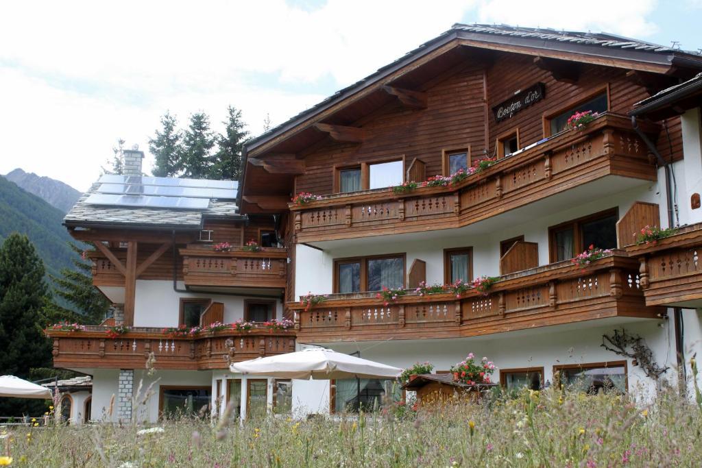 Hotel Bouton D'Or - Cogne Exterior photo
