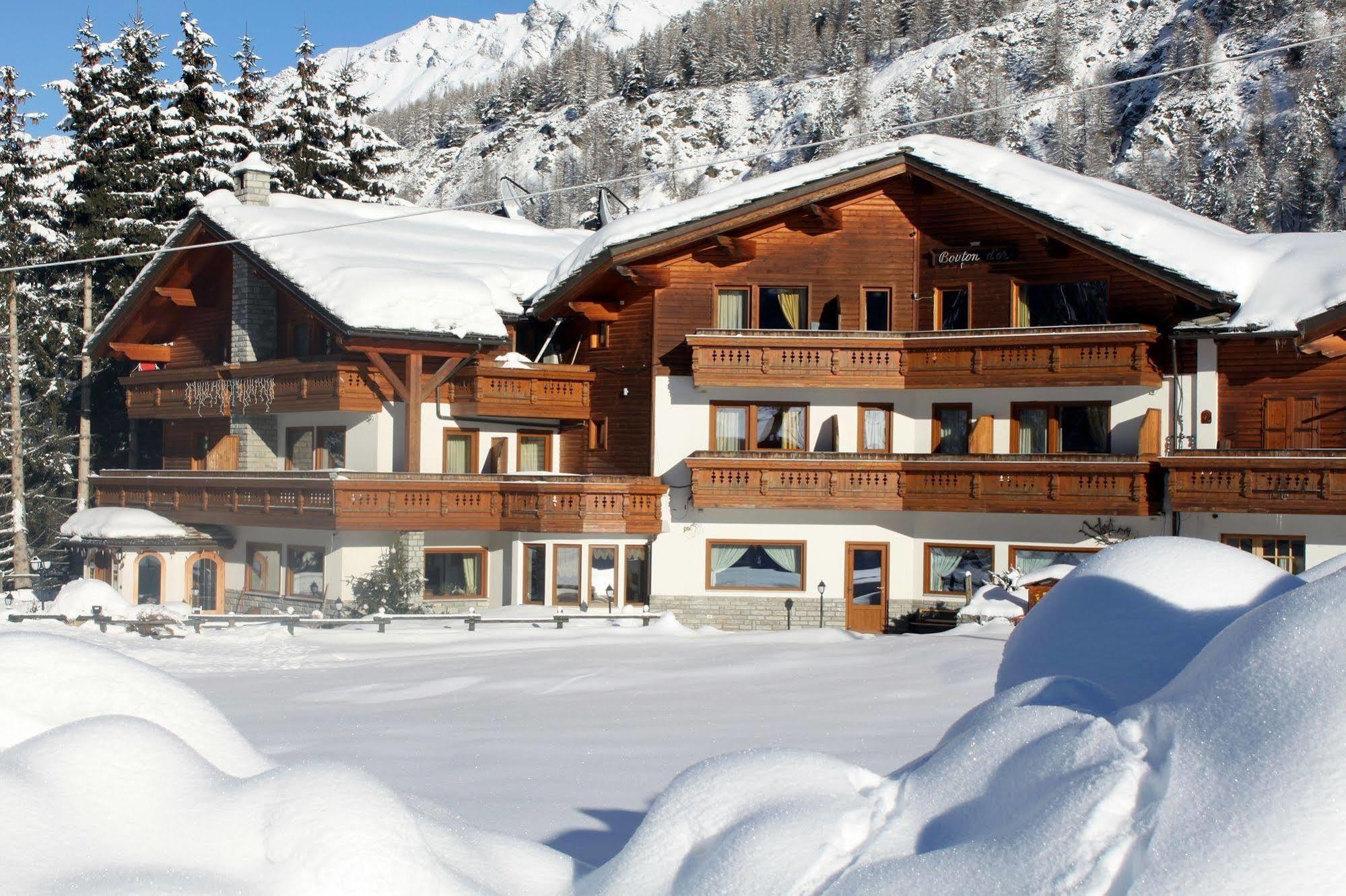 Hotel Bouton D'Or - Cogne Exterior photo