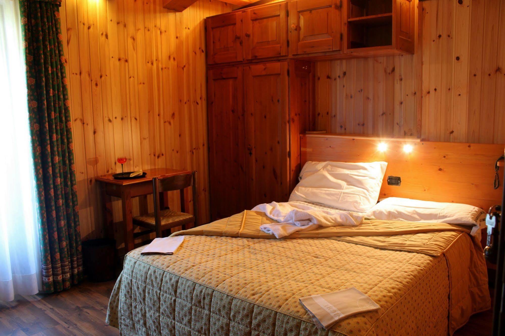 Hotel Bouton D'Or - Cogne Exterior photo