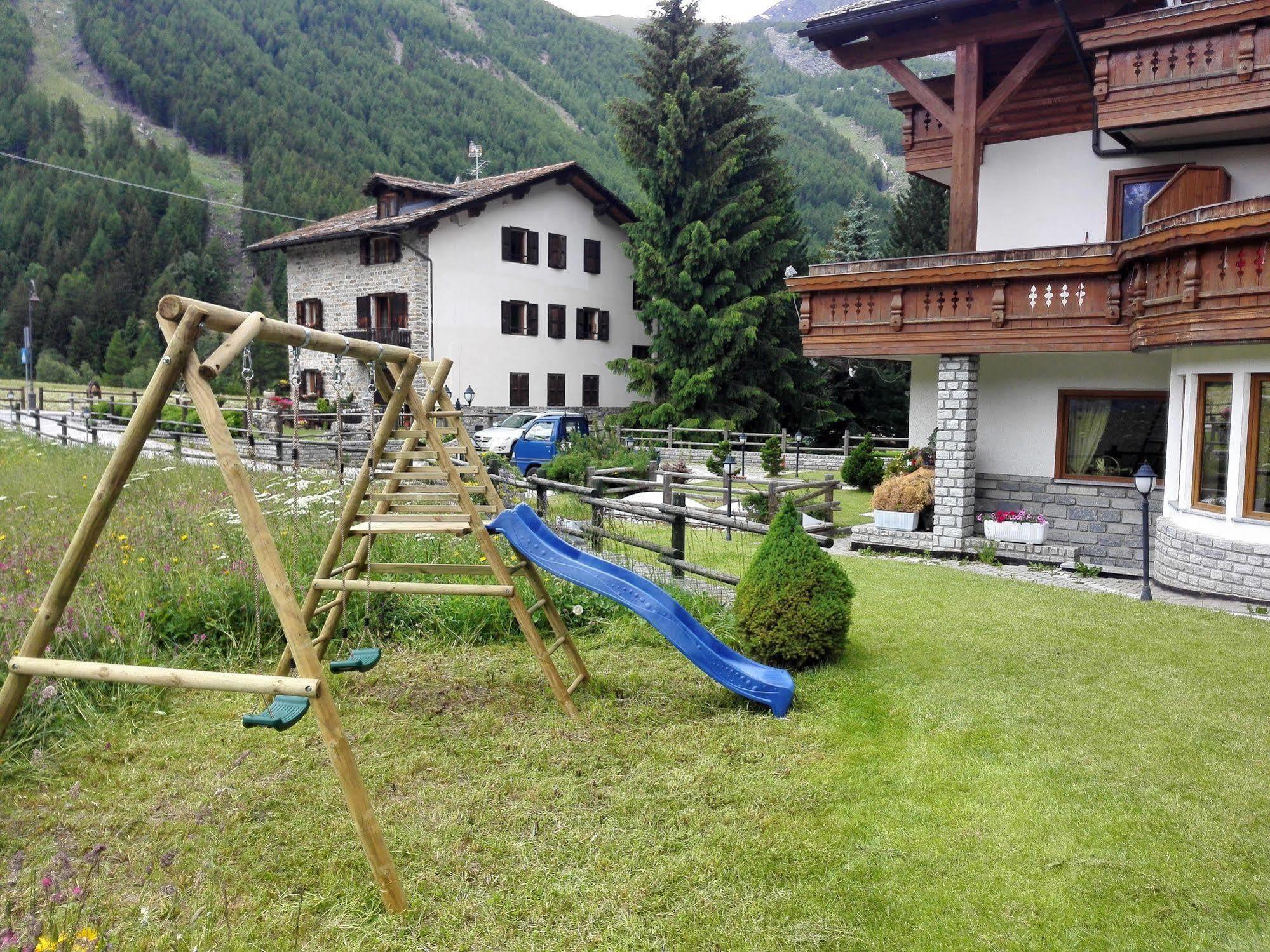 Hotel Bouton D'Or - Cogne Exterior photo