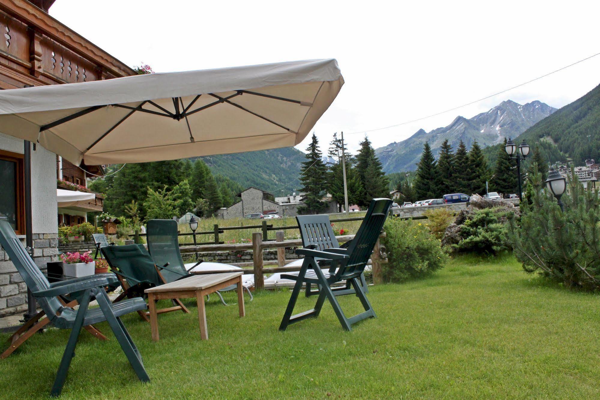 Hotel Bouton D'Or - Cogne Exterior photo